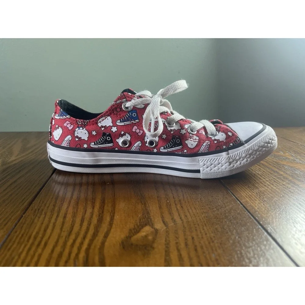 Converse x Hello Kitty Chuck Taylor All Star Low Top Red Youth Size 2 Casual